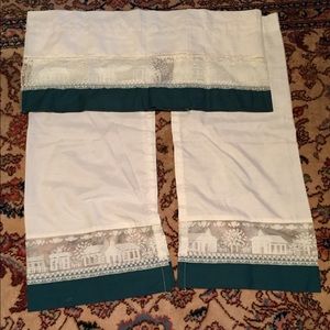 Vtg.curtain 3 Piece Set With Machine Lace Insert
